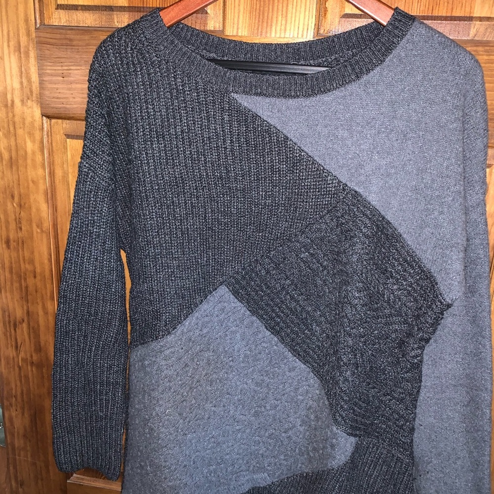 Trouve Asymmetrical bottom sweater size M